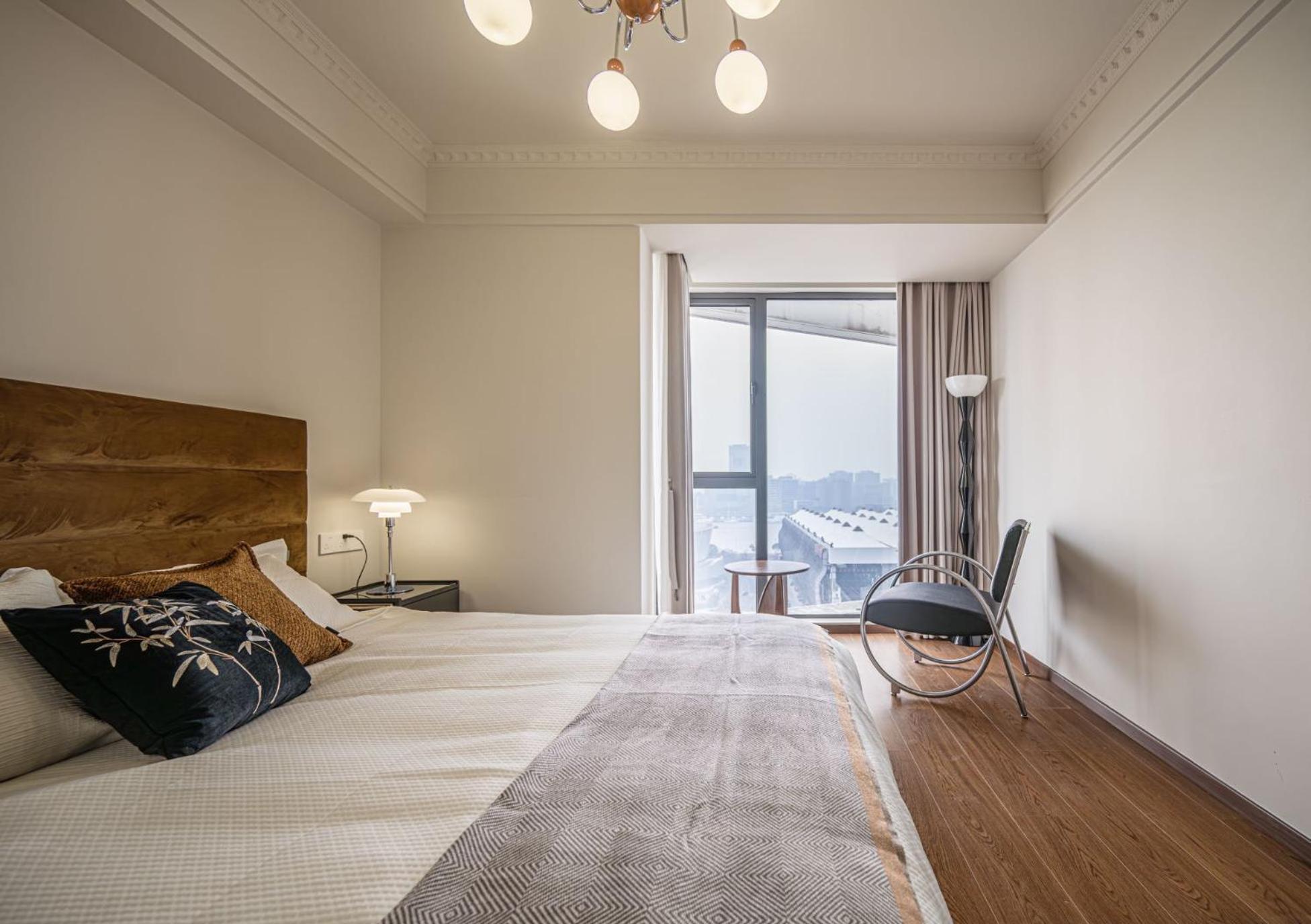 Ehub - Spacious With Bund View In Yaojiang Garden Apartment